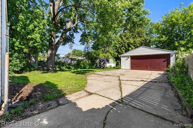 1411 Bauman Avenue, Royal Oak, MI 48073