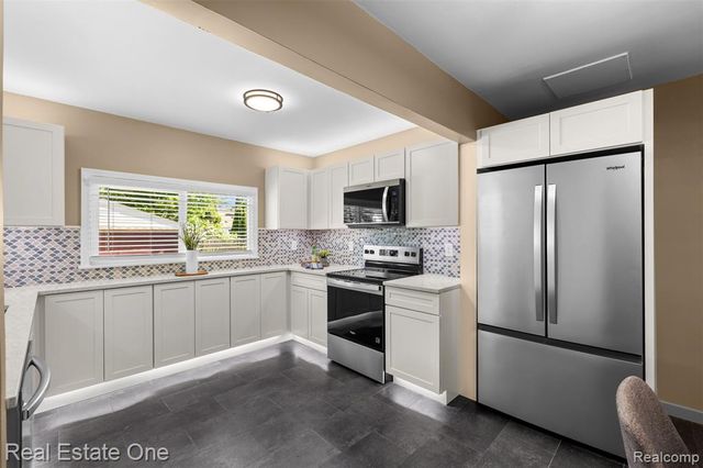 1411 Bauman Avenue, Royal Oak, MI 48073
