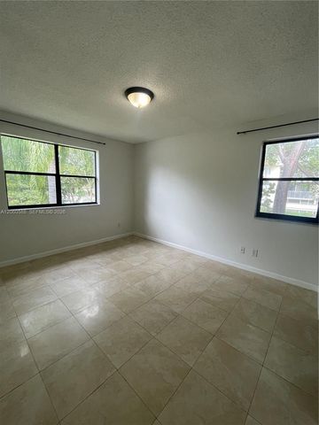 530 S Park Road 2811, Hollywood, FL 33021