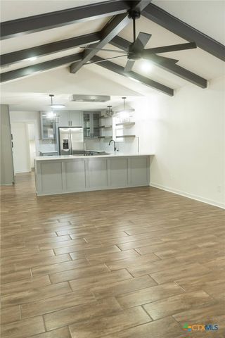 2704 E Loma Vista Avenue, Victoria, TX 77901