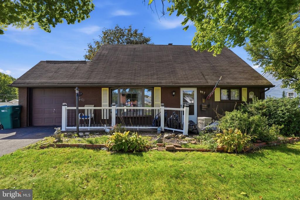 117 HEARTWOOD RD, LEVITTOWN, PA 19056 — photo 2