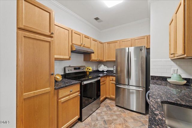 800 Savannah Ridge Road 116, Holly Springs, NC 27540