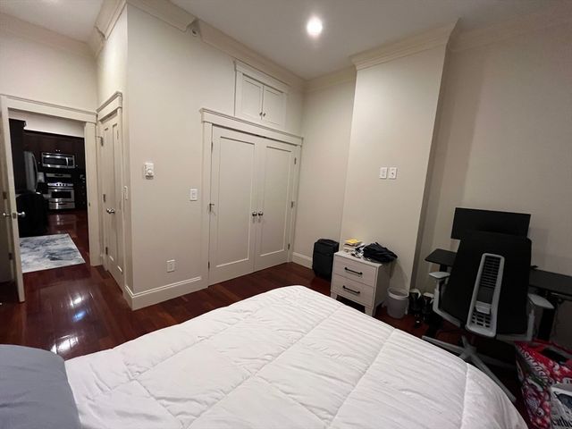 170 Saint Botolph Street 4, Boston, MA 02116
