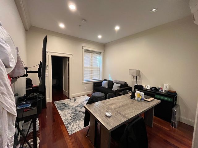 170 Saint Botolph Street 4, Boston, MA 02116