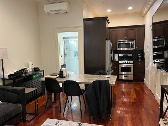 170 Saint Botolph Street 4, Boston, MA 02116