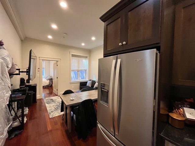 170 Saint Botolph Street 4, Boston, MA 02116