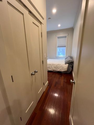 170 Saint Botolph Street 4, Boston, MA 02116