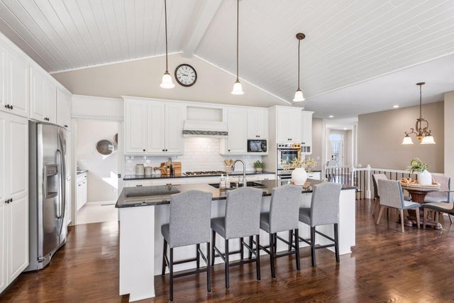 2070 Woodstone Drive, Victoria, MN 55386