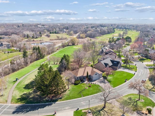 2070 Woodstone Drive, Victoria, MN 55386