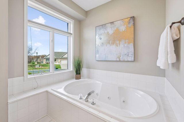 2070 Woodstone Drive, Victoria, MN 55386