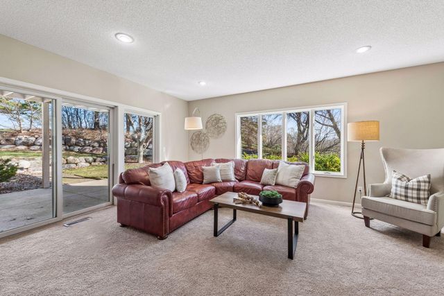 2070 Woodstone Drive, Victoria, MN 55386