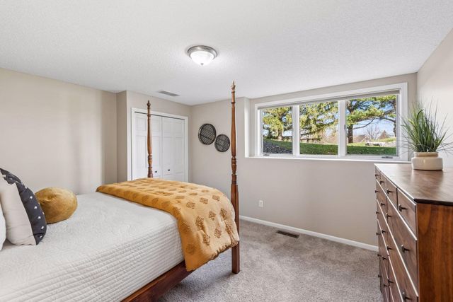 2070 Woodstone Drive, Victoria, MN 55386