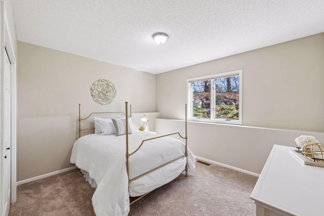 2070 Woodstone Drive, Victoria, MN 55386