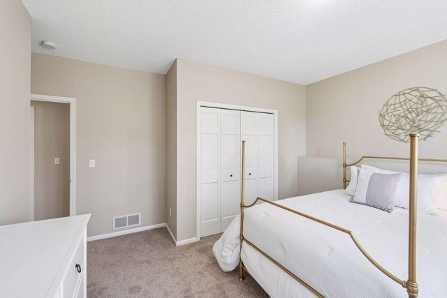 2070 Woodstone Drive, Victoria, MN 55386