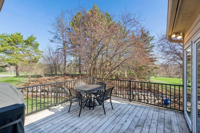 2070 Woodstone Drive, Victoria, MN 55386