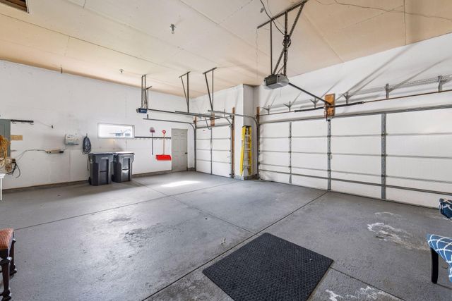 2070 Woodstone Drive, Victoria, MN 55386