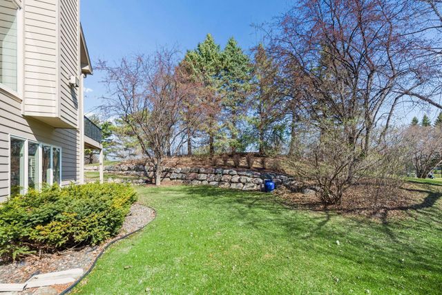 2070 Woodstone Drive, Victoria, MN 55386