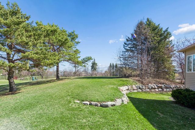 2070 Woodstone Drive, Victoria, MN 55386