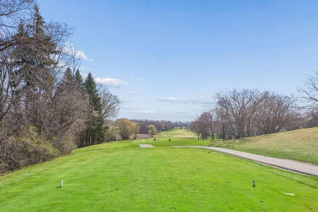 2070 Woodstone Drive, Victoria, MN 55386