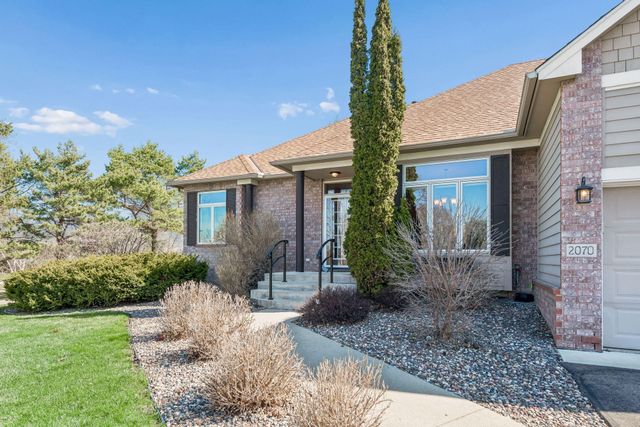 2070 Woodstone Drive, Victoria, MN 55386