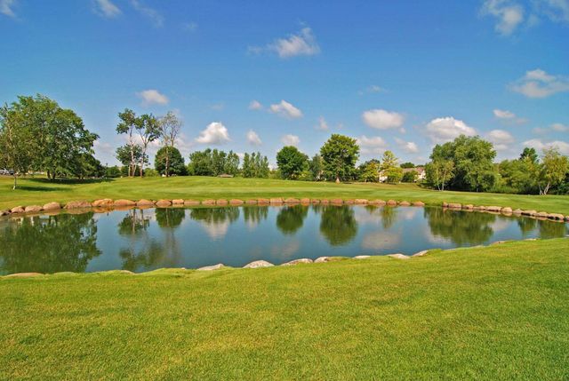 2070 Woodstone Drive, Victoria, MN 55386