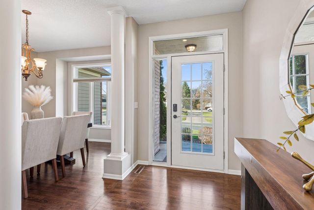 2070 Woodstone Drive, Victoria, MN 55386