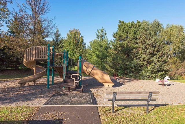 2070 Woodstone Drive, Victoria, MN 55386