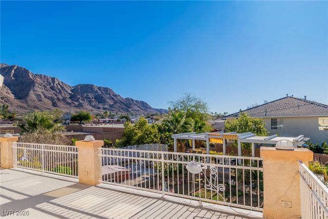 6681 Blue Sapphire Avenue, Las Vegas, NV 89110