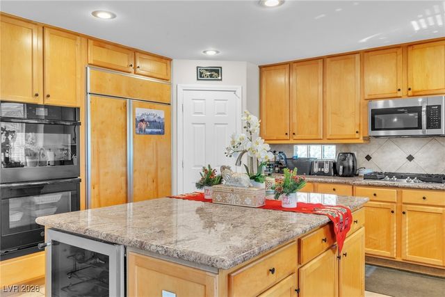 6681 Blue Sapphire Avenue, Las Vegas, NV 89110