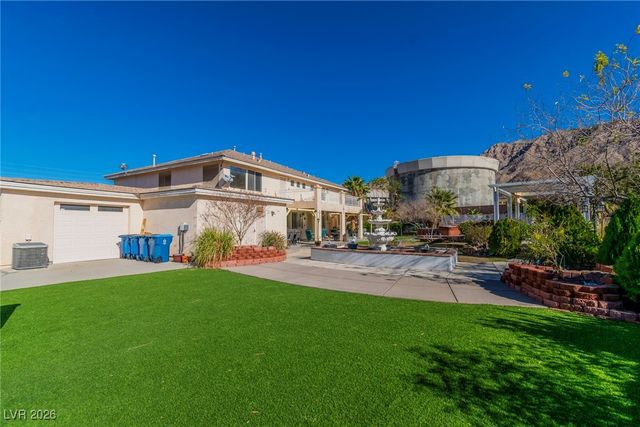 6681 Blue Sapphire Avenue, Las Vegas, NV 89110