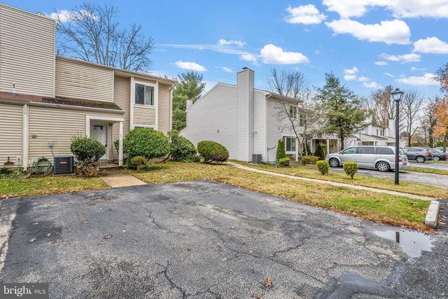 121 ASPEN CT, Marlton, NJ 08053