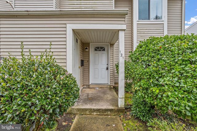 121 ASPEN CT, Marlton, NJ 08053