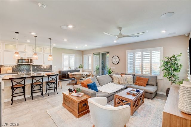 11532 Desert Hollow Avenue, Las Vegas, NV 89138