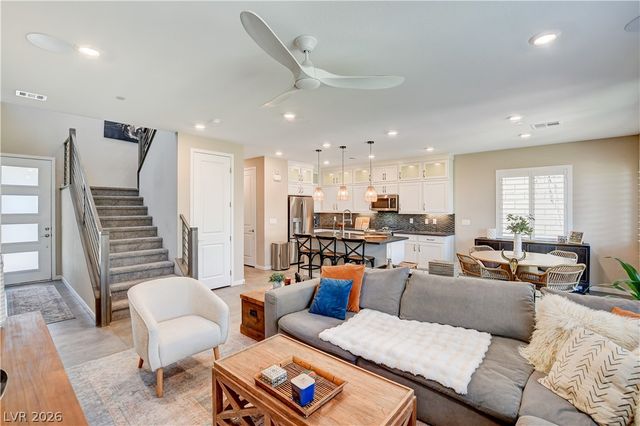 11532 Desert Hollow Avenue, Las Vegas, NV 89138