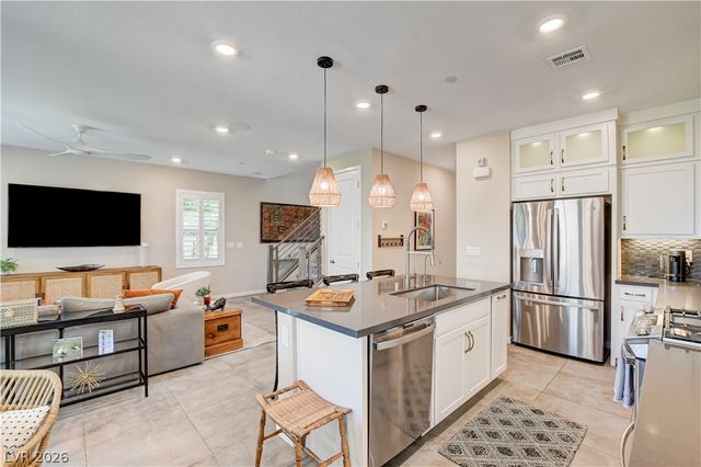 11532 Desert Hollow Avenue, Las Vegas, NV 89138