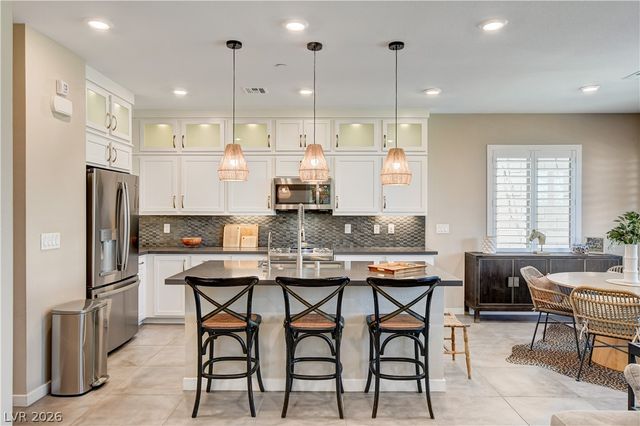 11532 Desert Hollow Avenue, Las Vegas, NV 89138