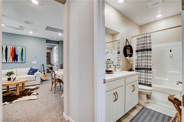 11532 Desert Hollow Avenue, Las Vegas, NV 89138