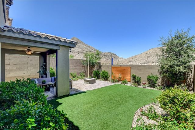 11532 Desert Hollow Avenue, Las Vegas, NV 89138