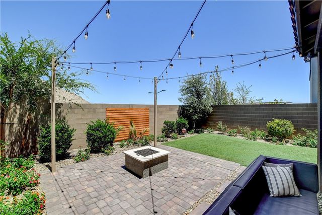 11532 Desert Hollow Avenue, Las Vegas, NV 89138