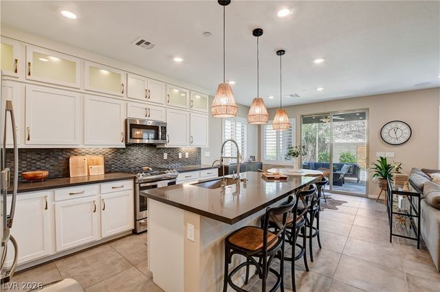 11532 Desert Hollow Avenue, Las Vegas, NV 89138