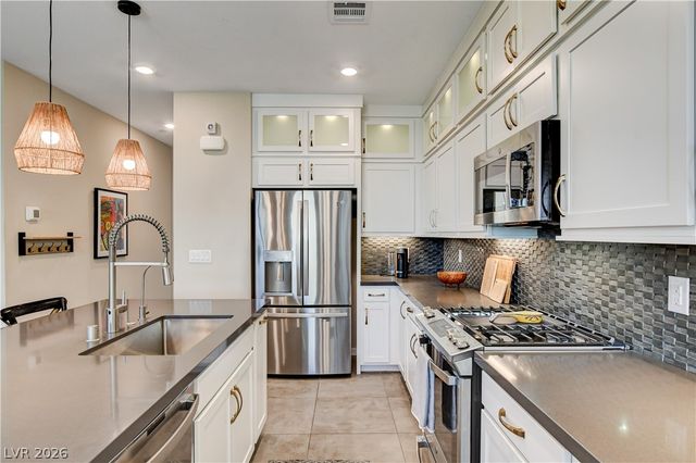 11532 Desert Hollow Avenue, Las Vegas, NV 89138