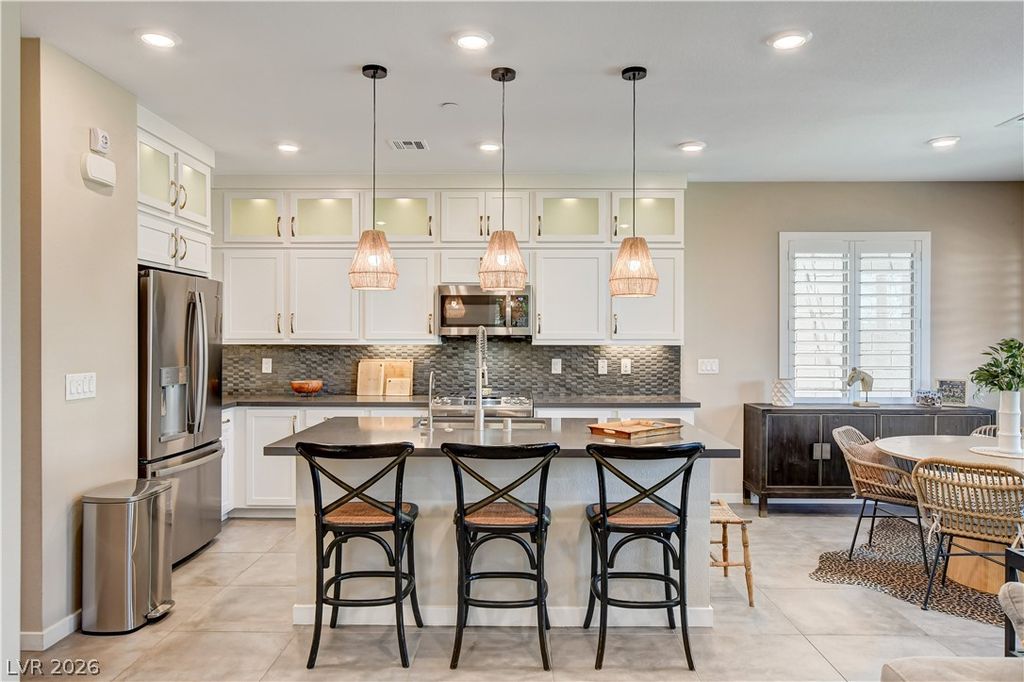 11532 Desert Hollow Avenue, Las Vegas, NV 89138 — photo 3