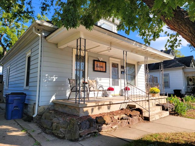 549 S 10th St, Salina, KS 67401