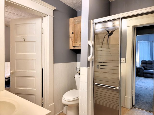 549 S 10th St, Salina, KS 67401