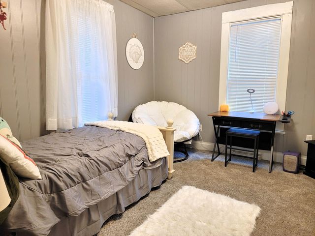 549 S 10th St, Salina, KS 67401