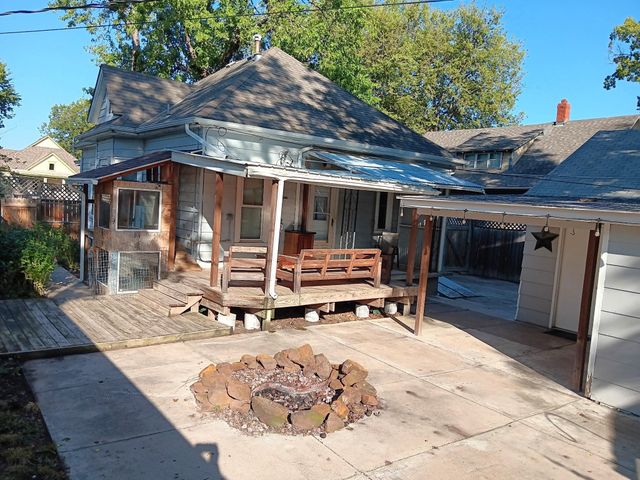 549 S 10th St, Salina, KS 67401