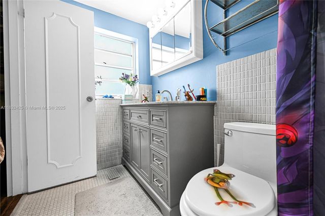 9341 E Bay Harbor Dr 3D, Bay Harbor Islands, FL 33154