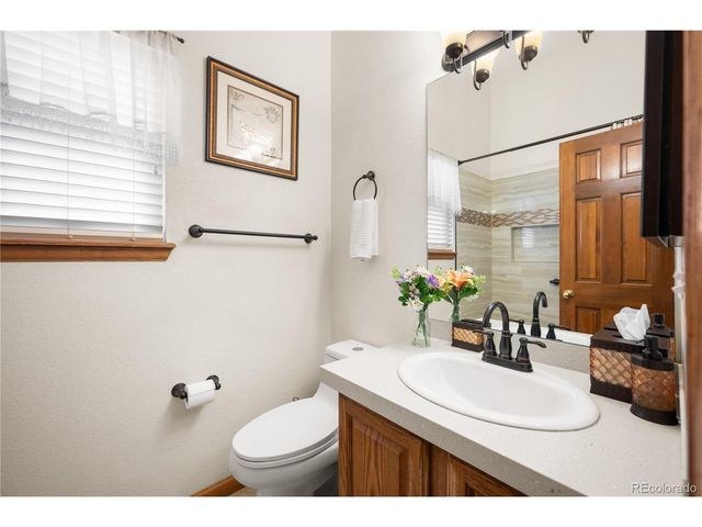 740 Kittredge St, Aurora, CO 80011