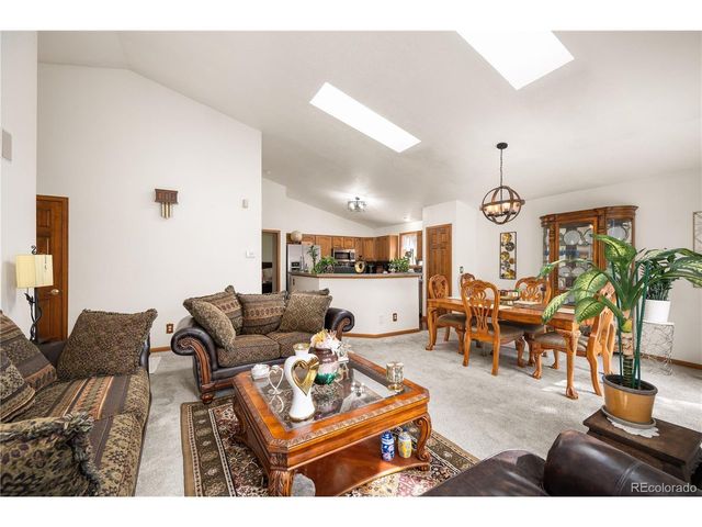 740 Kittredge St, Aurora, CO 80011