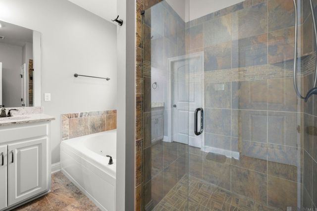 18241 Old Trail Dr, Prairieville, LA 70769